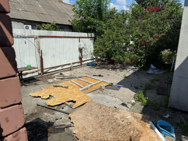 Ворог атакував Нікопольщину майже 30 разів за день: є загиблий, постраждалі та руйнування2