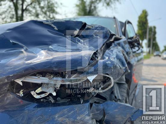Все через неуважність іншого: у Кривому Розі поблизу Центрального кладовища зіткнулися легковики3