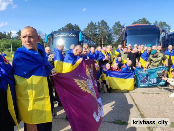 З пекла полону - додому: в Україну повернулися семеро захисників з Криворіжжя3