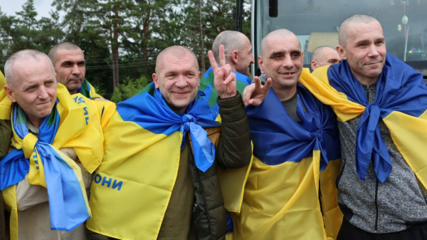 З російського полону звільнили ще одну групу важкохворих захисників0