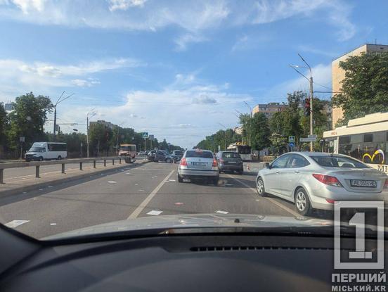 Загиблий, поранені й довжелезні корки: у Кривому Розі сталися дві масштабні ДТП4