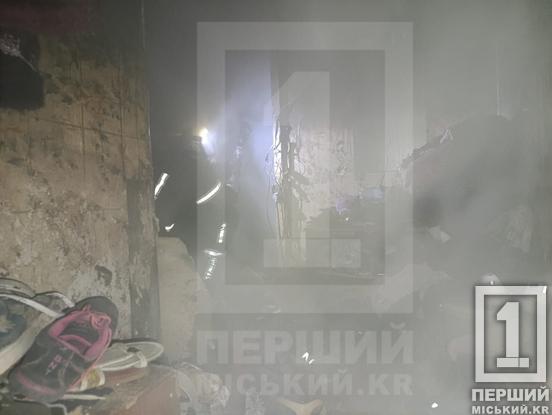 Загинув чоловік, літню жінку госпіталізували: вночі у Тернівському районі вирувала пожежа2
