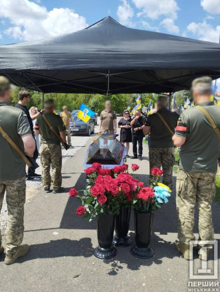 Загинув у свій день народження: Кривий Ріг провів в останню путь Героя Романа Савченка2