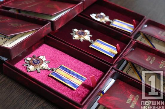 Заслужили свої місця у небесному війську: родинам загиблих нацгвардійців з Кривого Рогу вручили державні нагороди1