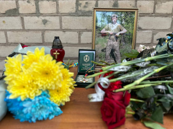 Життя обірване назавжди: у Кривому Розі встановили меморіал полеглому захиснику Михайлу Молдовану3