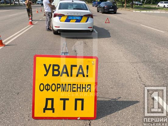 Зіткнення не вдалося оминути: на Електричній вдарилися Subaru та бус Renault5