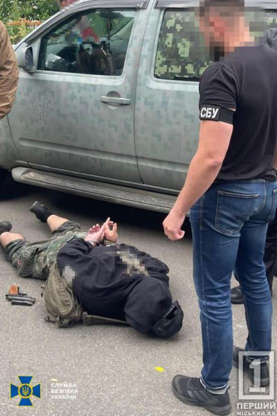 Брали хабарі за свої послуги: на Дніпропетровщині СБУ затримала співробітників ТЦК1