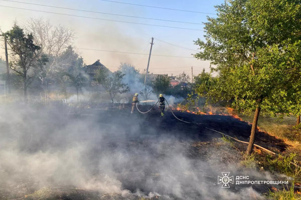 Через аномальну спеку на Дніпропетровщині щодня збільшується кількість гектарів землі,  випаленої пожежами  0