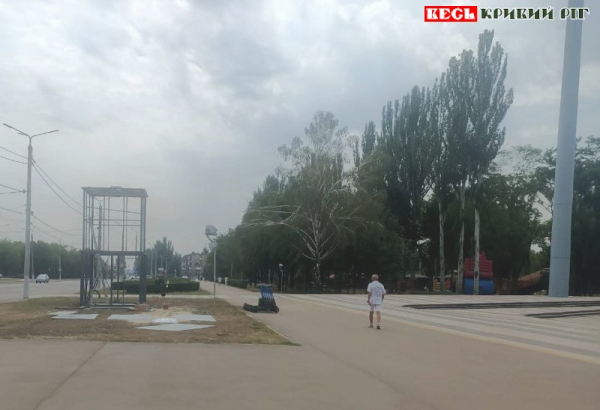 «Куб пам’яті» зводять обабіч 72-метрового флагштоку в Кривому Розі