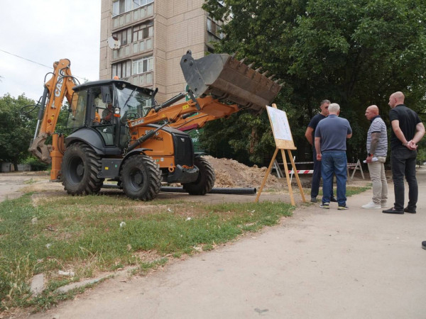 Кривий Ріг виконує програму модернізації водопровідних мереж – на 5-му Зарічному вже реалізовано майже 54% робіт4