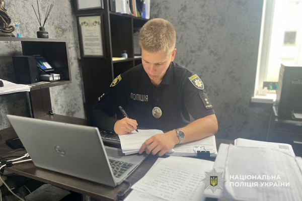 Криворіжець обікрав та ошукав власного батька0