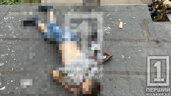 Лежав на даху входу до під’їзду: на Вечірньому знайшли тіло чоловіка1
