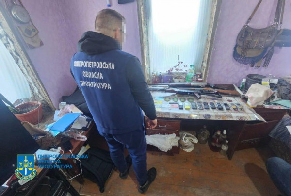 Мільйонні збитки довкіллю через незаконну порубку лісів – прокурори Дніпра скерували до суду справи щодо 12 учасників злочинних організацій4