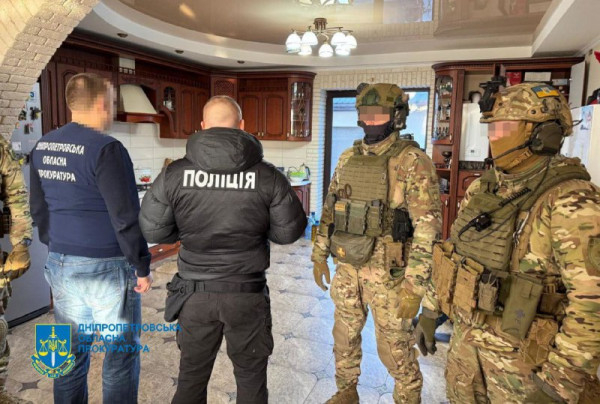 Мільйонні збитки довкіллю через незаконну порубку лісів – прокурори Дніпра скерували до суду справи щодо 12 учасників злочинних організацій1
