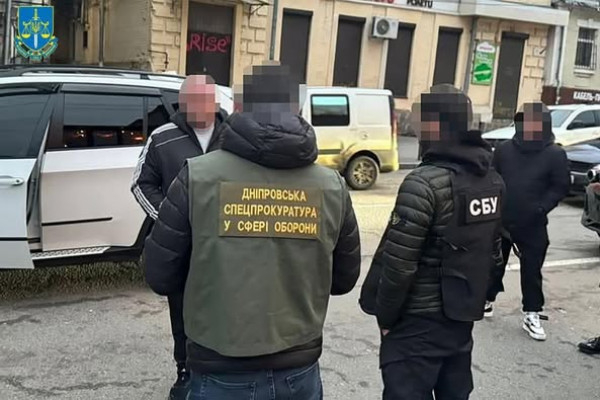 На Дніпропетровщині судитимуть адвоката, який за 12 тисяч доларів обіцяв «вирішити» питання щодо визнання військовозобов’язаного у непридатності до служби0