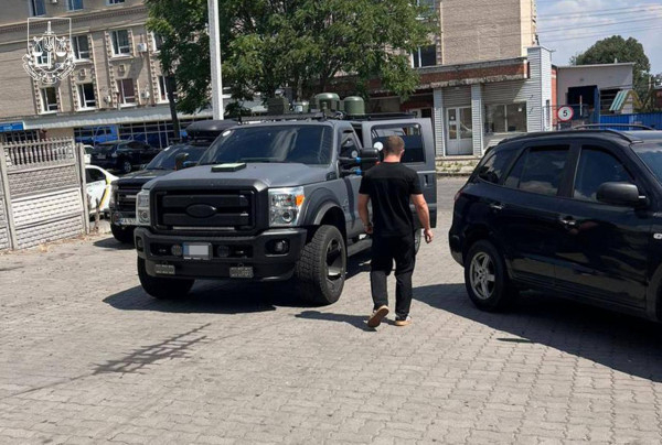 На Дніпропетровщині викрили шахрайське угрупування, яке видурювало у людей гроші під виглядом псевдо-брокерських кол-центрів8