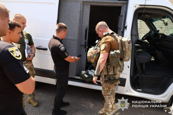 На Дніпропетровщині запрацюють евакуаційні групи поліції «Білий янгол»4