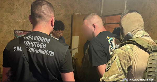На Дніпропетровщині злочинне угруповання збувало наркотики із щомісячними прибутками близько 7 мільйонів гривень3