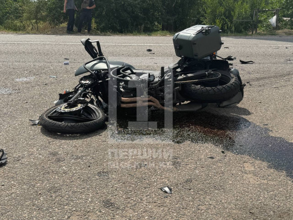На Миколаївській трасі загинув мотоцикліст з Кривого Рогу, пасажирка мотоцикла травмована   1