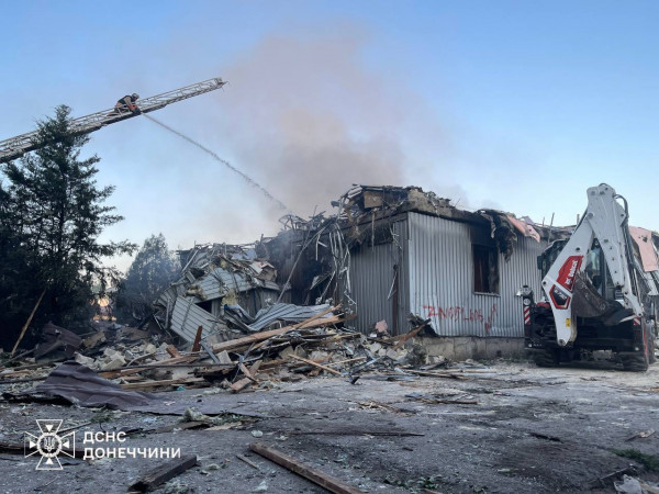 Наслідки ворожого удару по Донеччині: щонайменше 2 загиблих і 27 поранених0