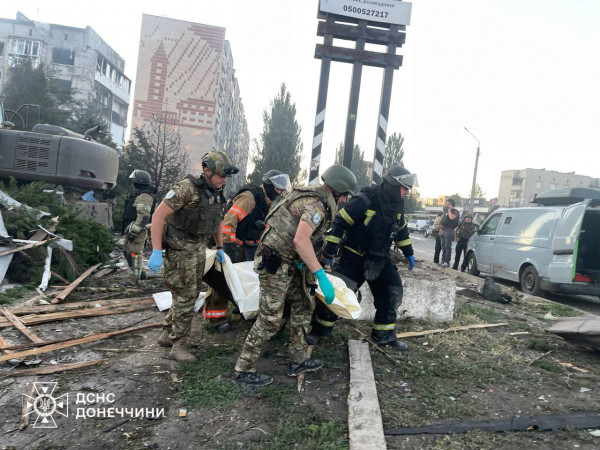 Наслідки ворожого удару по Донеччині: щонайменше 2 загиблих і 27 поранених1