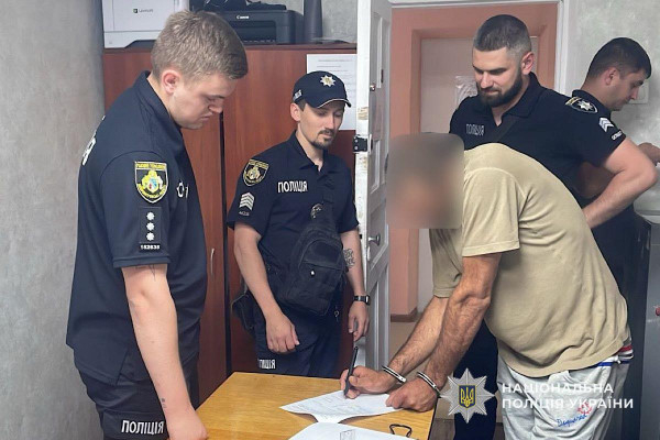 Обікрав пацієнтів лікарні: криворізькі поліцейські затримали зловмисника1