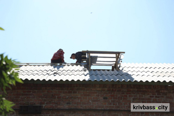 Понад 10 тисяч криворіжців отримали допомогу на відновлення житла після російських обстрілів3