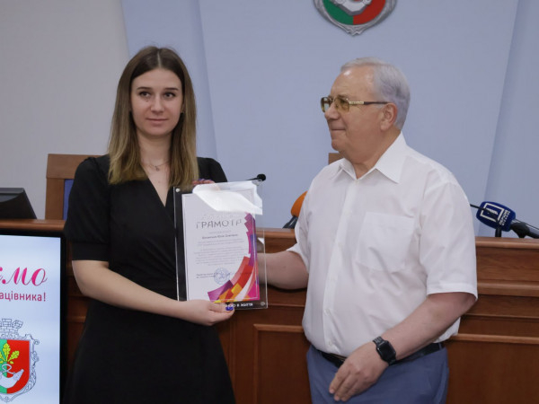 Професіонали з великим серцем. Юрій Вілкул привітав медичних працівників з професійним святом6