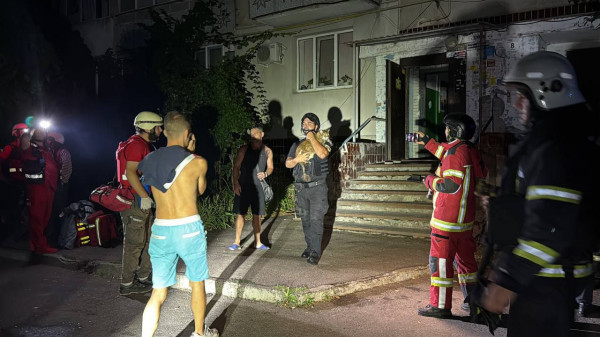 Російські війська вдарили по багатоповерхівці в Одесі: є загибла2