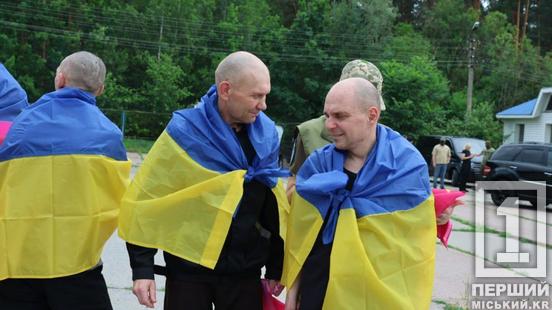 Щемлива мить: з полону повернулися на батьківщину 5 мешканців Дніпропетровщини3