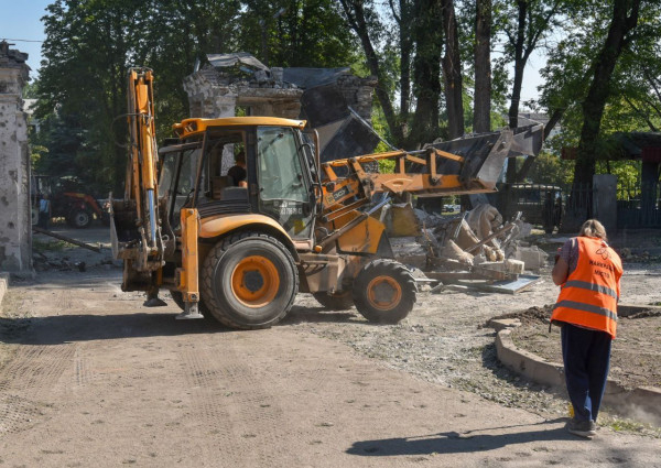 У Кам’янському внаслідок нічного ворожого удару постраждали медичні працівники2