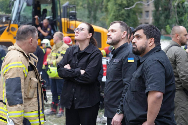 У Києві вже 7 - ро жертв нічної російської агресії, серед них шестирічна дитина. Також  -  82  поранених, серед  них - 10 дітей0
