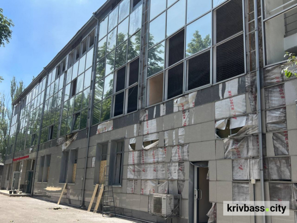 У Кривому Розі ліквідовують наслідки нічних ударів російськими БпЛА: містяни звертаються по допомогу8