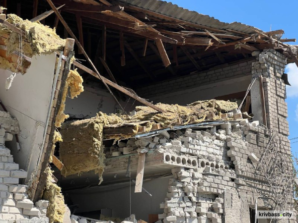 У Кривому Розі ліквідовують наслідки нічних ударів російськими БпЛА: містяни звертаються по допомогу1