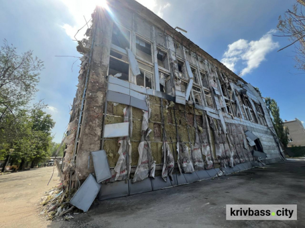 Зруйнований спорткомплекс у Кривому Розі 23 липня 2025 року