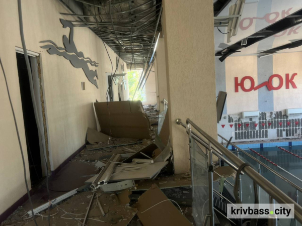 У Кривому Розі ліквідовують наслідки нічних ударів російськими БпЛА: містяни звертаються по допомогу10