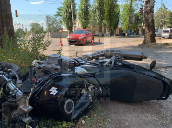 У Кривому Розі сталася ДТП: травмовано мотоцикліста0