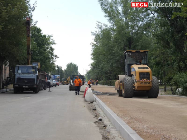 Ремонт дороги та тротуарів на вул. С. Бандери в Кривому Розі