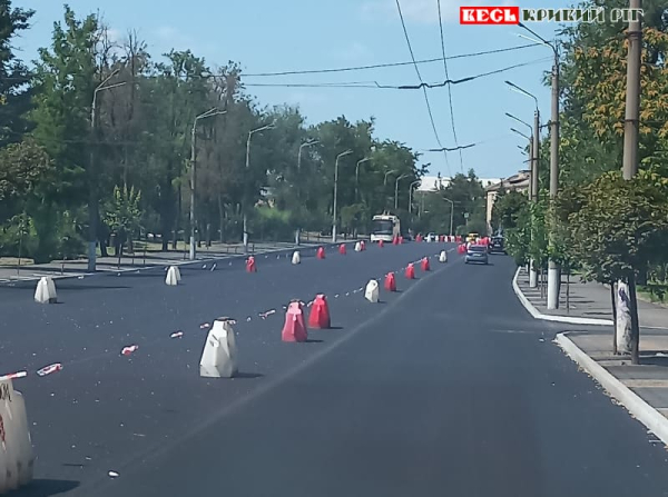 Новий асфальт кладуть на пр. Металургів в Кривому Розі