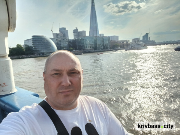Ветеран з Північного ГЗК Валерій Пінчук побував у Лондоні, де підтримав Олександра Усика під час поєдинку з Даніелем Дюбуа3