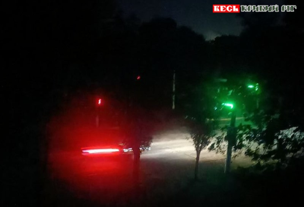 Спецтранспорт мчить на місце вибуху в Кривому Розі