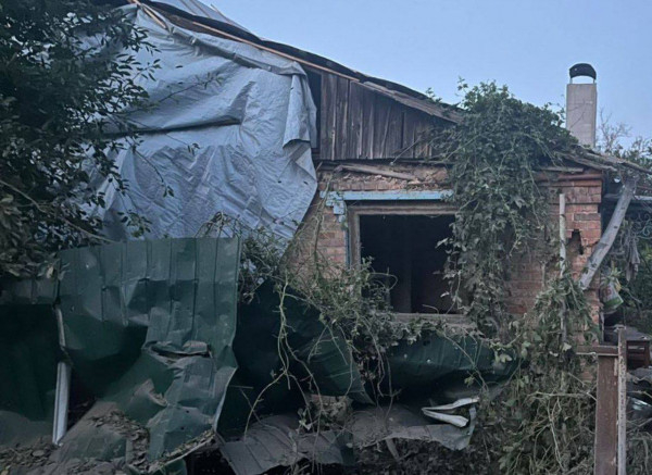 Від вечора росіяни атакували два райони Дніпропетровщини, є постраждалі0