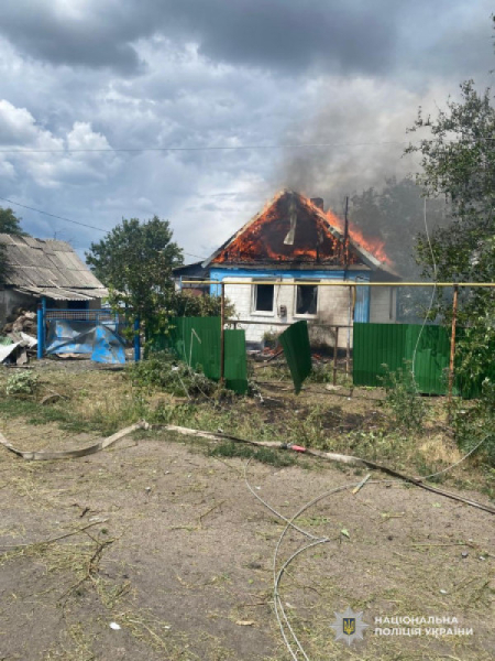 Внаслідок ворожого обстрілу Синельниківщини загинула людина: поліцейські працюють на місці атаки4