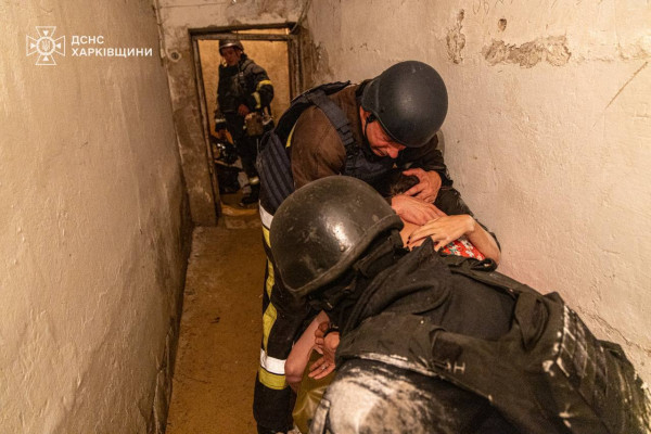 Вночі під масовантим ударом ворога знову опинилася Харківщина, є постраждалі, серед них — троє рятувальників0