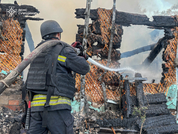 Вночі ворог обстріляв авіабомбами і БпЛА Сумщину: загинули двоє чоловіків, поранено малолітню дитину3
