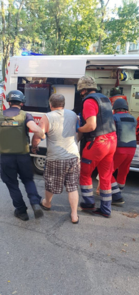 Вночі ворог знову атакував два райони Дніпропетровщини: постраждали двоє людей, зруйновано інфраструктуру1