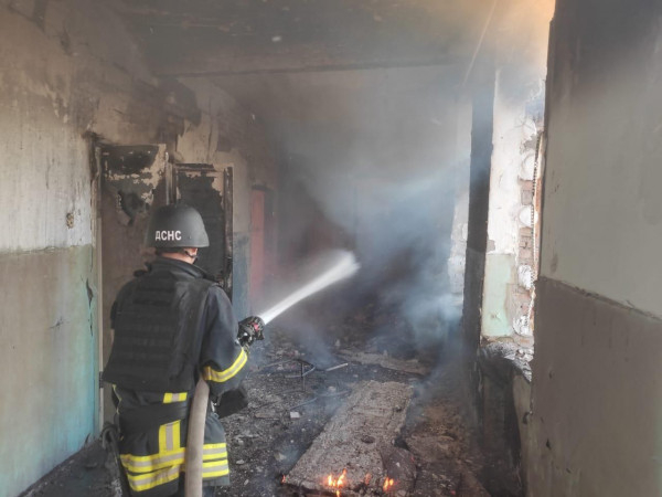 Вночі ворог знову атакував два райони Дніпропетровщини: постраждали двоє людей, зруйновано інфраструктуру0