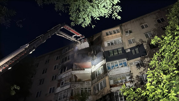 Вночі ворожий безпілотник влучив у багатоповерхівку в Одесі, постраждали троє мешканців9