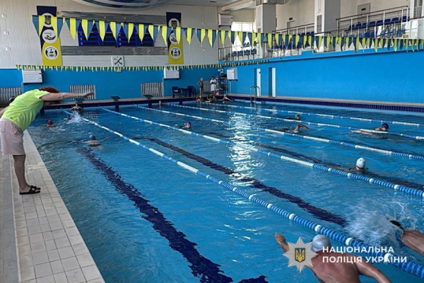 Вода лікує: у Кривому Розі поранені поліцейські проходять реабілітацію у басейні3