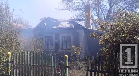 Їдкий дим та тріск вогню: надзвичайники боролися з чималою пожежею на Інгульці5